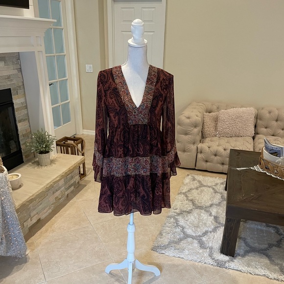 Zara Dresses & Skirts - Zara woman deep V neck, flowy style dress size “S”